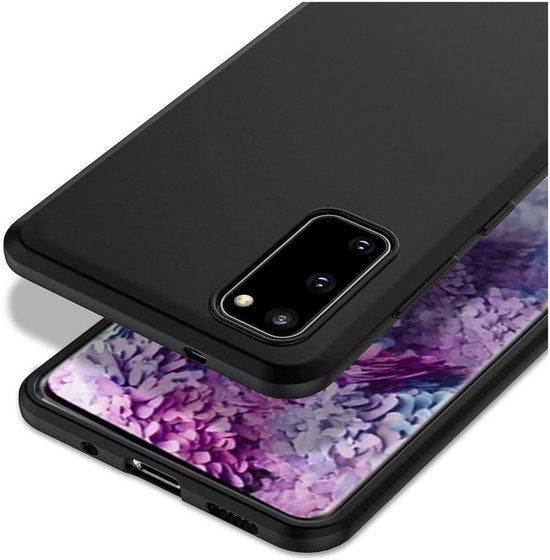 Hoesje en Screenprotector Combi Geschikt Voor Samsung Galaxy S20 FE (Fan Edition) - Zwarte Siliconen Hoesje + 2x Screenprotector